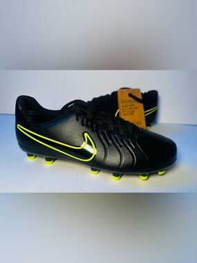 Nike Kid’s Jr Legend 10 Club FG/MG Black/Green Size 5.5